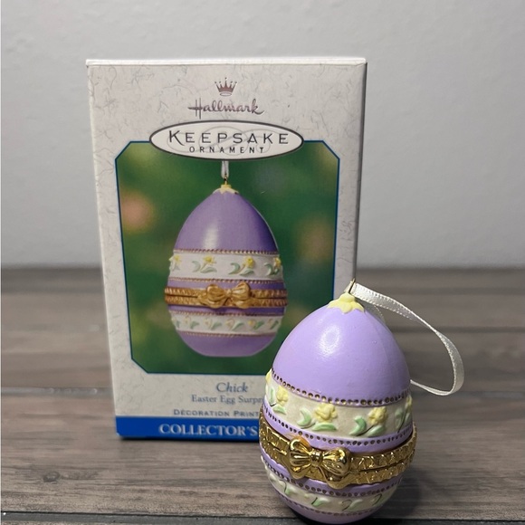 HALLMARK NIB 2001 EASTER EGG SURPRISE “Chick” #3 FINE PORCELAIN SPRING ORNAMENT - Picture 2 of 8